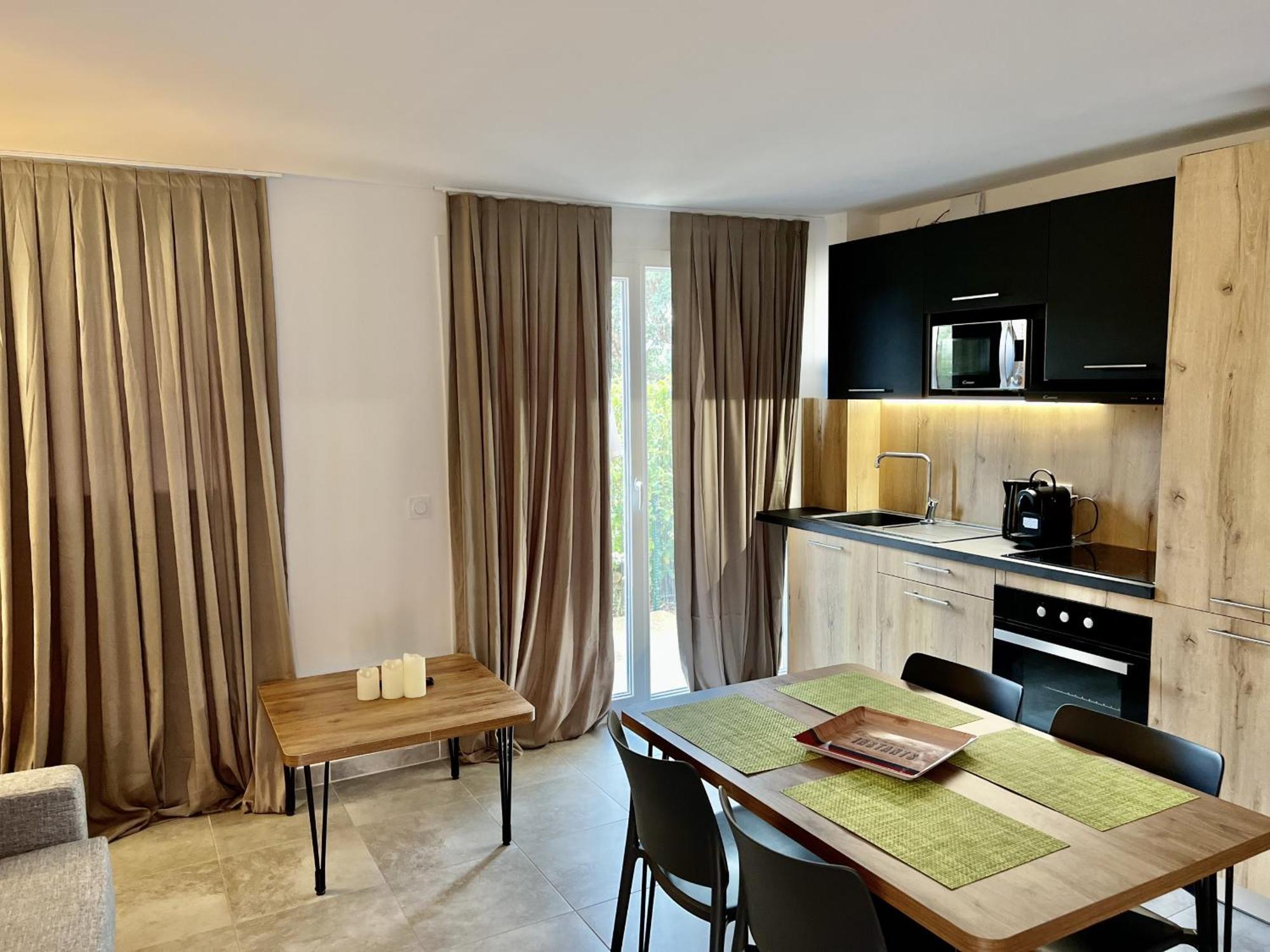 Residence Hoteliere Les Hameaux De Saint Cyprien Appartement 35 M2 1 Chambre Lecci Exterior photo